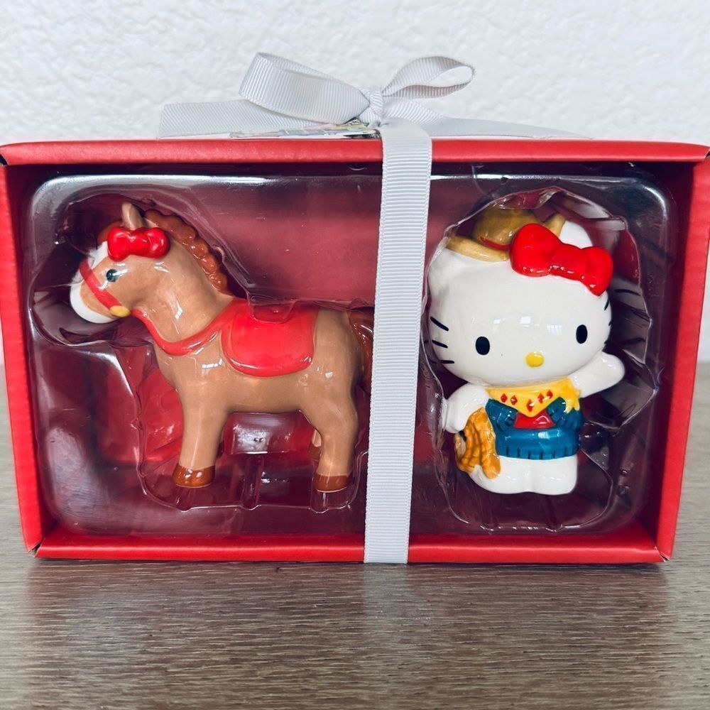 Hello Kitty Blue Sky Ceramic Western Horse Cowgirl Salt & Pepper Shakers